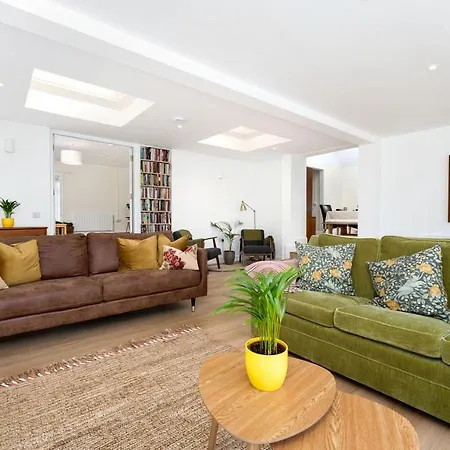 446 - بيت للعطل *